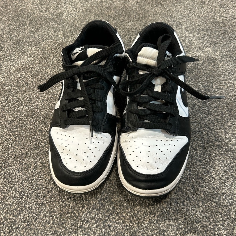 Nike Panda Dunks
Men’s 7.5/women’s 9.5
creases and condition shown